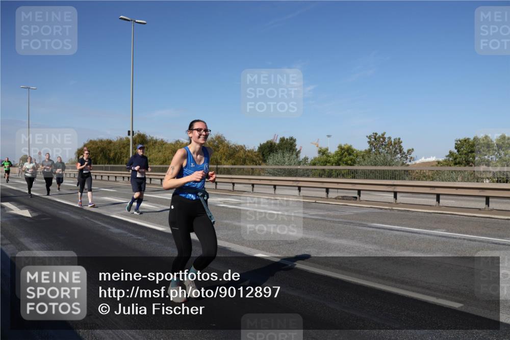 03.10.2025 - Köhlbrandbrückenlauf Julia Fischer http://msf.ph/oto/9012897 03.10.2025 13:04:27 Position 3  meine-sportfotos.de