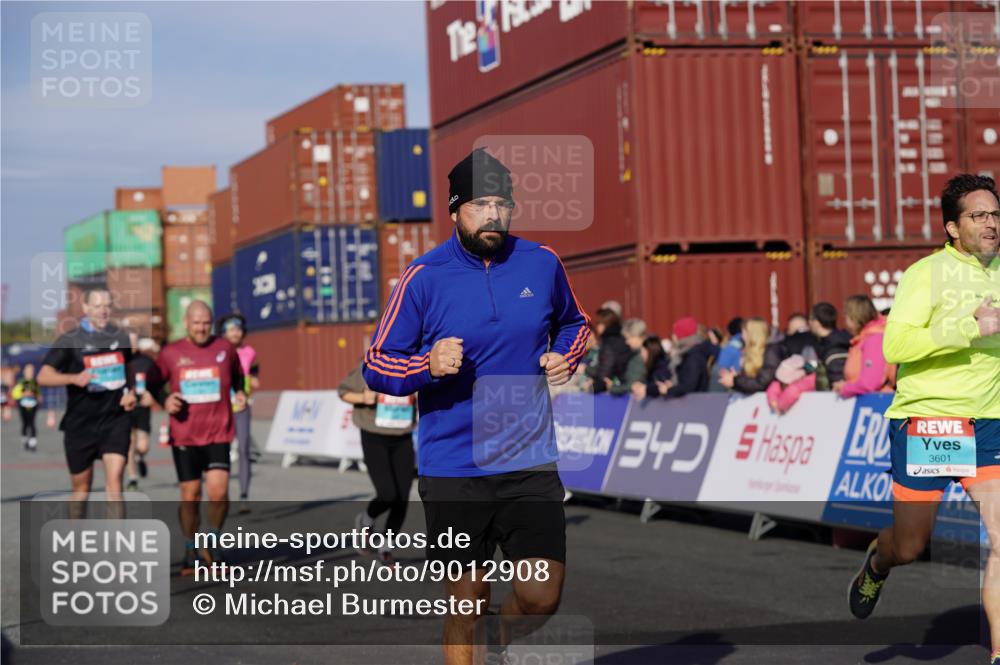 03.10.2025 - Köhlbrandbrückenlauf Michael Burmester http://msf.ph/oto/9012908 03.10.2025 10:13:17 Ziel 1181, 1191, 1227, 1260, 1611, 1621, 2209, 2687, 3186, 3473, 3601 meine-sportfotos.de