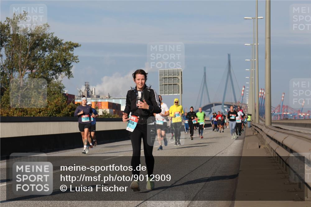 03.10.2025 - Köhlbrandbrückenlauf Luisa Fischer http://msf.ph/oto/9012909 03.10.2025 10:56:11 Position 3  meine-sportfotos.de