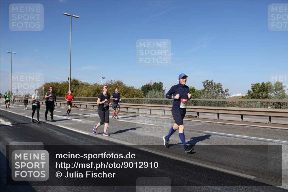 03.10.2025 - Köhlbrandbrückenlauf Julia Fischer http://msf.ph/oto/9012910 03.10.2025 13:04:30 Position 3  meine-sportfotos.de