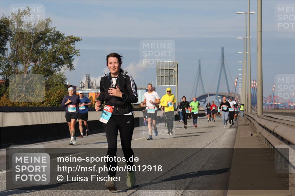 03.10.2025 - Köhlbrandbrückenlauf Luisa Fischer http://msf.ph/oto/9012918 03.10.2025 10:56:12 Position 3 79 meine-sportfotos.de