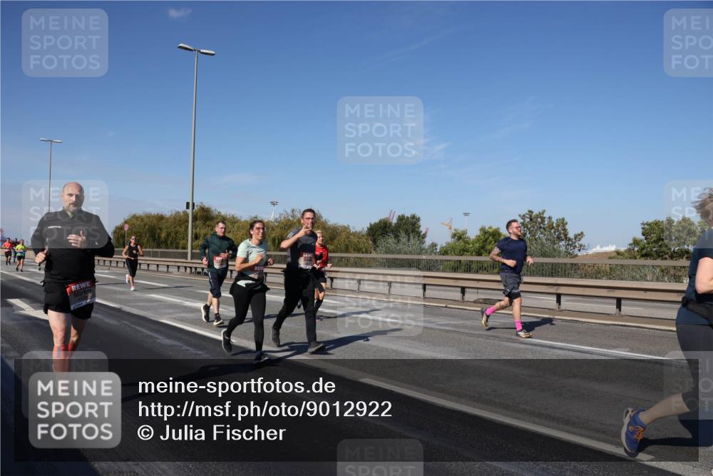 03.10.2025 - Köhlbrandbrückenlauf Julia Fischer http://msf.ph/oto/9012922 03.10.2025 13:04:32 Position 3  meine-sportfotos.de