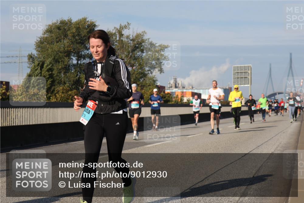 03.10.2025 - Köhlbrandbrückenlauf Luisa Fischer http://msf.ph/oto/9012930 03.10.2025 10:56:13 Position 3 79 meine-sportfotos.de