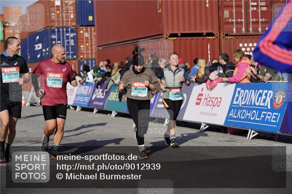 03.10.2025 - Köhlbrandbrückenlauf Michael Burmester http://msf.ph/oto/9012939 03.10.2025 10:13:18 Ziel 1181, 1191, 1227, 1260, 1611, 1621, 2209, 2687, 3186, 3473, 3601 meine-sportfotos.de