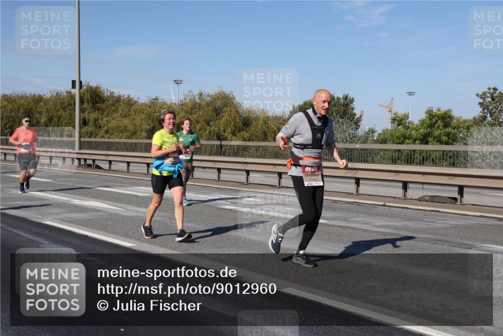 03.10.2025 - Köhlbrandbrückenlauf Julia Fischer http://msf.ph/oto/9012960 03.10.2025 13:04:42 Position 3 4994 meine-sportfotos.de