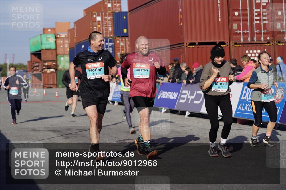 03.10.2025 - Köhlbrandbrückenlauf Michael Burmester http://msf.ph/oto/9012968 03.10.2025 10:13:19 Ziel 1181, 1191, 1227, 1260, 1611, 1621, 2209, 2687, 3473, 3601 meine-sportfotos.de