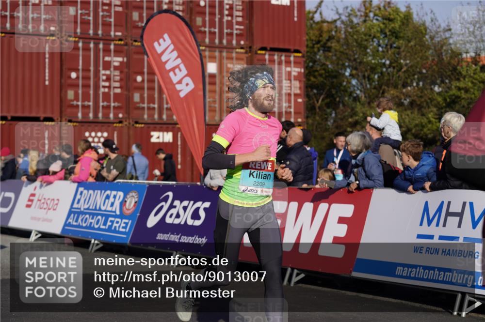 03.10.2025 - Köhlbrandbrückenlauf Michael Burmester http://msf.ph/oto/9013007 03.10.2025 10:13:21 Ziel 1181, 1191, 1227, 1260, 1611, 1621, 2209, 2687, 3371, 3473, 3601 meine-sportfotos.de