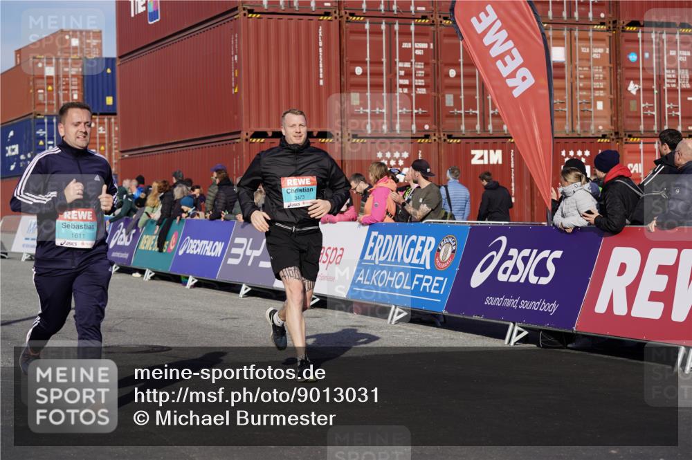 03.10.2025 - Köhlbrandbrückenlauf Michael Burmester http://msf.ph/oto/9013031 03.10.2025 10:13:22 Ziel 1181, 1191, 1227, 1611, 1621, 2209, 2687, 3371, 3473, 3601 meine-sportfotos.de