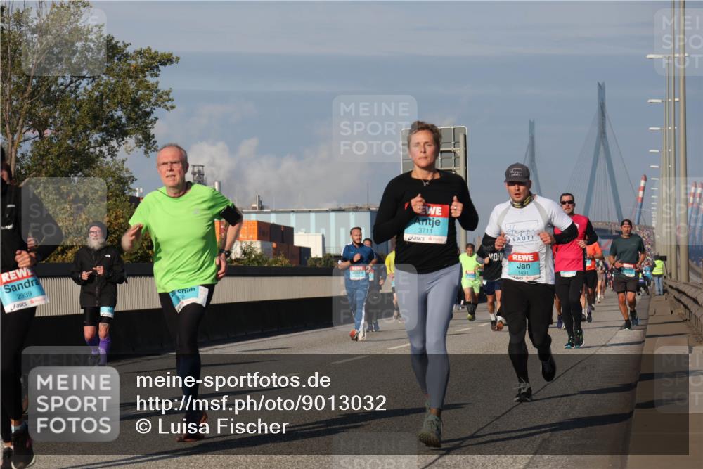 03.10.2025 - Köhlbrandbrückenlauf Luisa Fischer http://msf.ph/oto/9013032 03.10.2025 10:56:23 Position 3 2939, 3711, 1491 meine-sportfotos.de