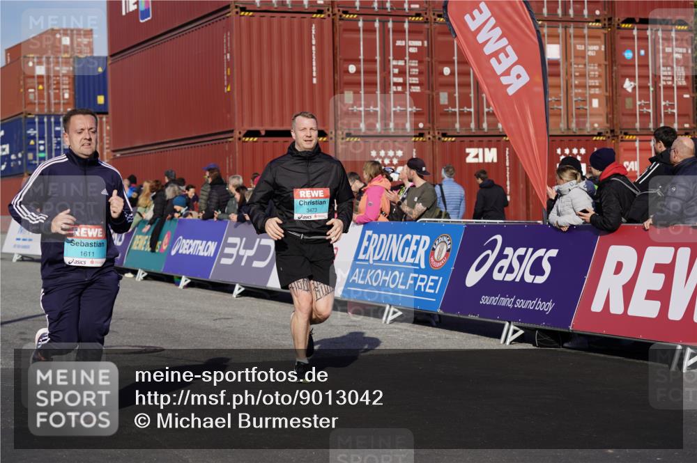 03.10.2025 - Köhlbrandbrückenlauf Michael Burmester http://msf.ph/oto/9013042 03.10.2025 10:13:22 Ziel 1181, 1191, 1227, 1611, 1621, 2209, 2687, 3371, 3473, 3601 meine-sportfotos.de