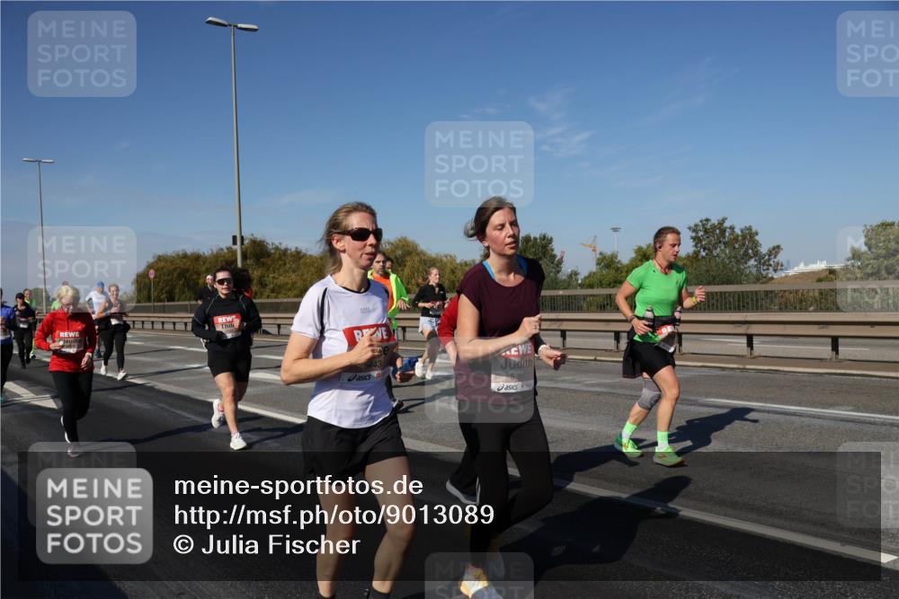 03.10.2025 - Köhlbrandbrückenlauf Julia Fischer http://msf.ph/oto/9013089 03.10.2025 13:05:08 Position 3 5443, 5451 meine-sportfotos.de