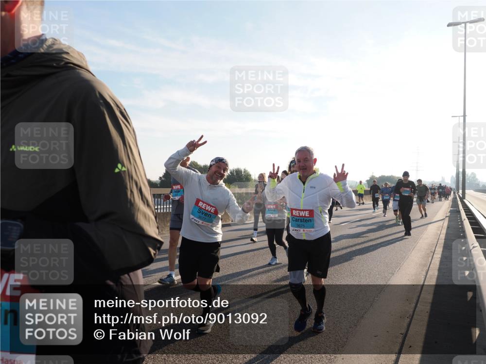 03.10.2025 - Köhlbrandbrückenlauf Fabian Wolf http://msf.ph/oto/9013092 03.10.2025 09:23:42 Position 3 3677, 3675 meine-sportfotos.de