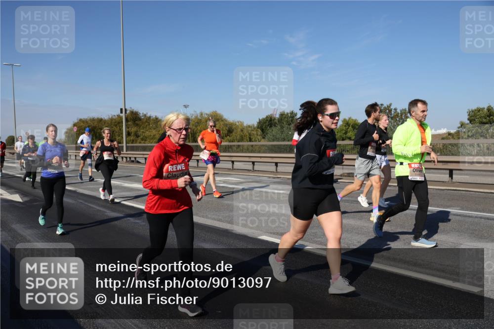 03.10.2025 - Köhlbrandbrückenlauf Julia Fischer http://msf.ph/oto/9013097 03.10.2025 13:05:10 Position 3 5397 meine-sportfotos.de