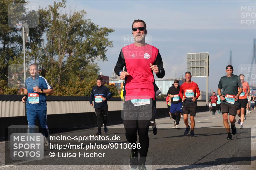 03.10.2025 - Köhlbrandbrückenlauf Luisa Fischer http://msf.ph/oto/9013098 03.10.2025 10:56:31 Position 3 1675, 2941 meine-sportfotos.de