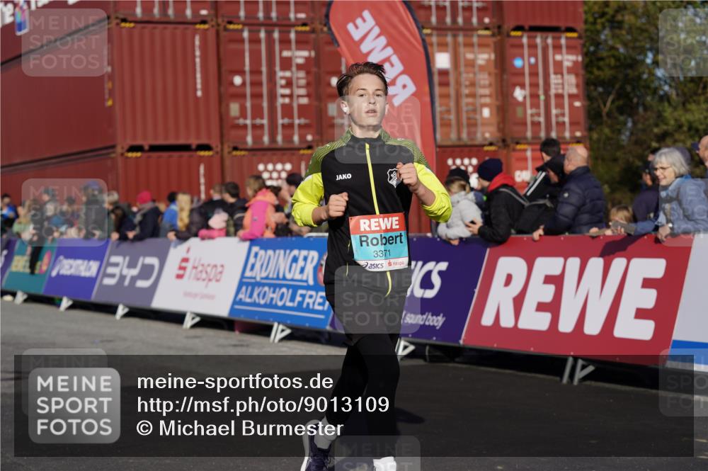 03.10.2025 - Köhlbrandbrückenlauf Michael Burmester http://msf.ph/oto/9013109 03.10.2025 10:13:27 Ziel 2110, 3371, 3473 meine-sportfotos.de