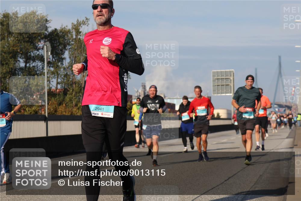 03.10.2025 - Köhlbrandbrückenlauf Luisa Fischer http://msf.ph/oto/9013115 03.10.2025 10:56:32 Position 3 2941 meine-sportfotos.de