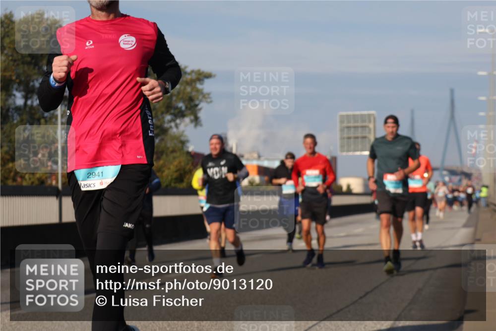 03.10.2025 - Köhlbrandbrückenlauf Luisa Fischer http://msf.ph/oto/9013120 03.10.2025 10:56:32 Position 3 2941 meine-sportfotos.de