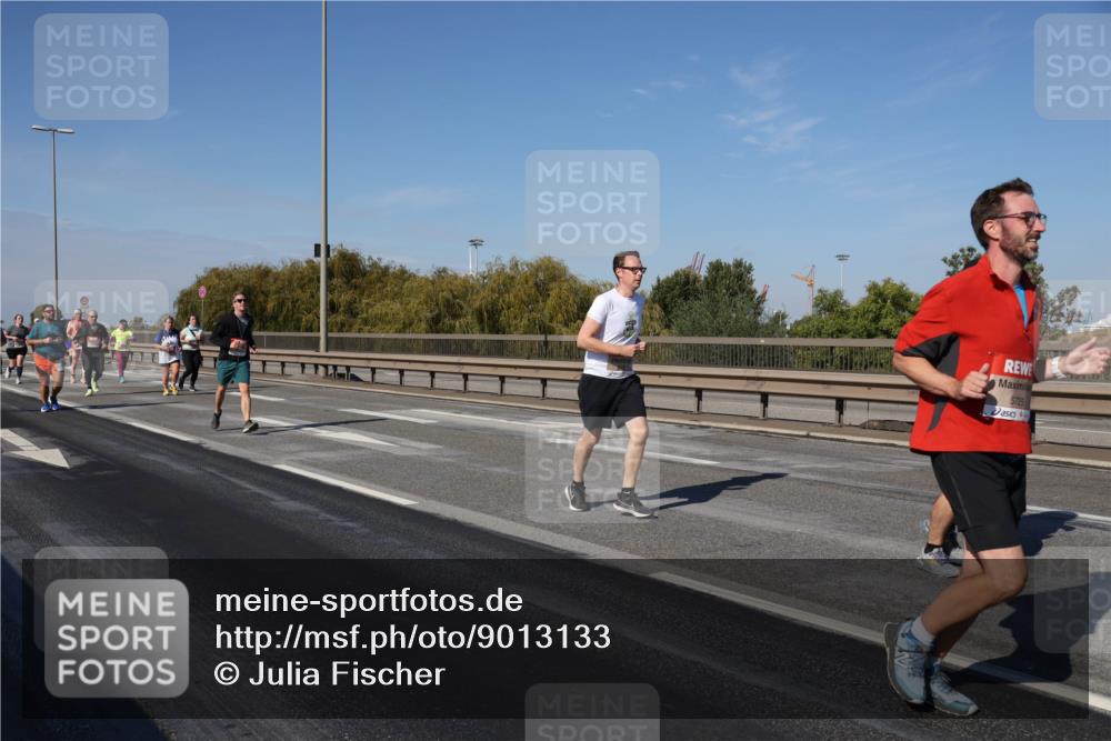 03.10.2025 - Köhlbrandbrückenlauf Julia Fischer http://msf.ph/oto/9013133 03.10.2025 13:05:17 Position 3 5725 meine-sportfotos.de