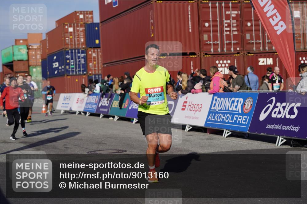 03.10.2025 - Köhlbrandbrückenlauf Michael Burmester http://msf.ph/oto/9013160 03.10.2025 10:13:34 Ziel 1296, 1891, 2110, 2126, 2144, 2171, 3057, 3134 meine-sportfotos.de