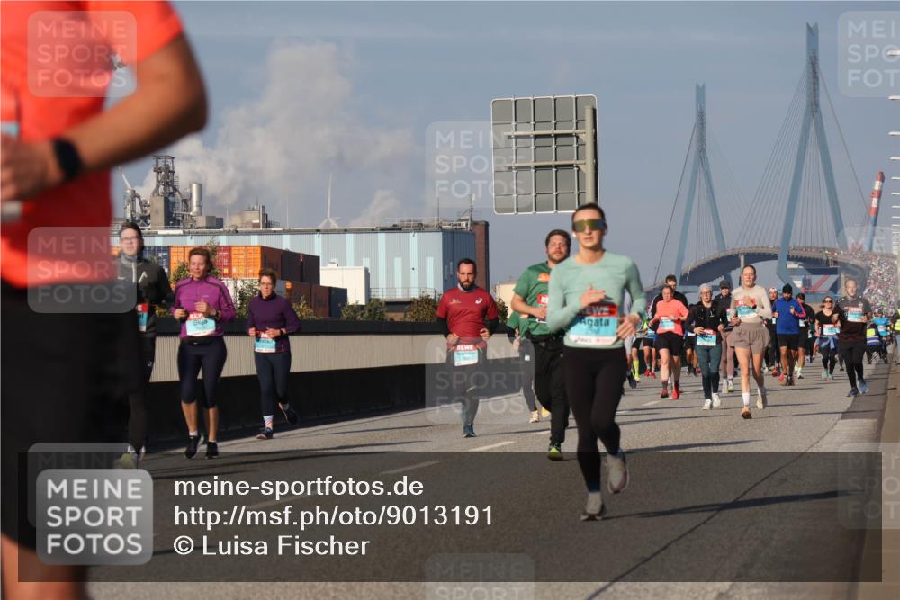 03.10.2025 - Köhlbrandbrückenlauf Luisa Fischer http://msf.ph/oto/9013191 03.10.2025 10:56:39 Position 3  meine-sportfotos.de