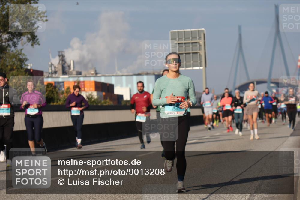 03.10.2025 - Köhlbrandbrückenlauf Luisa Fischer http://msf.ph/oto/9013208 03.10.2025 10:56:40 Position 3 2381 meine-sportfotos.de