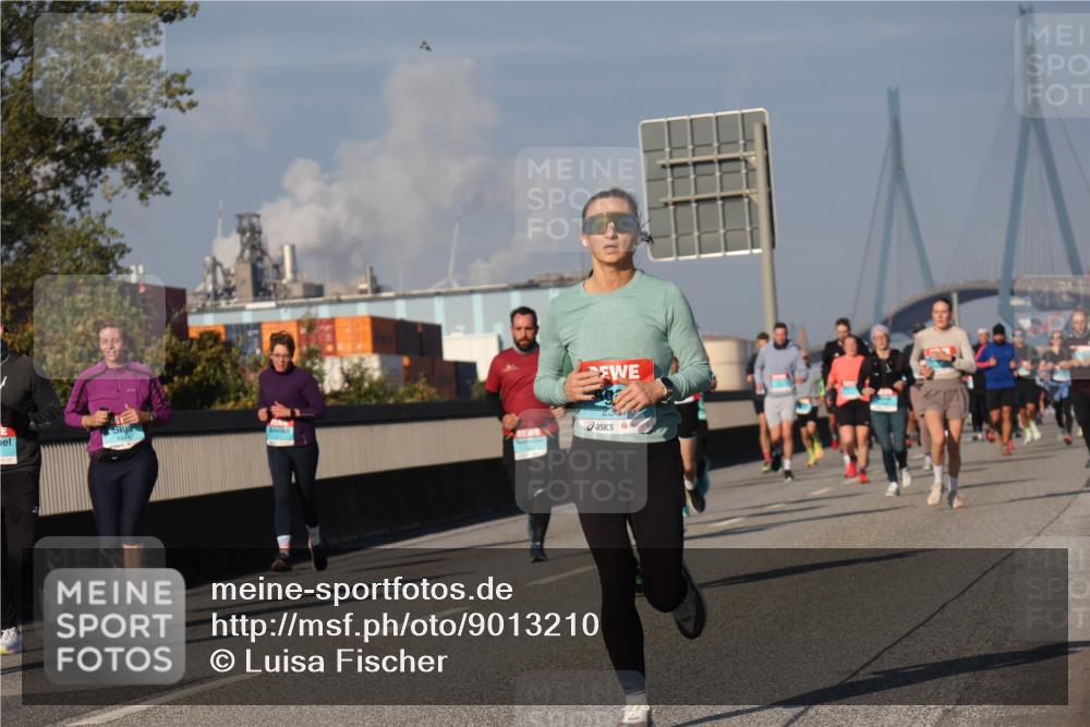 03.10.2025 - Köhlbrandbrückenlauf Luisa Fischer http://msf.ph/oto/9013210 03.10.2025 10:56:41 Position 3 236 meine-sportfotos.de