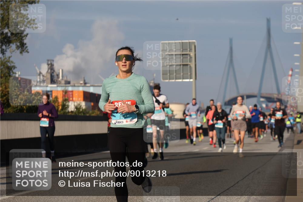 03.10.2025 - Köhlbrandbrückenlauf Luisa Fischer http://msf.ph/oto/9013218 03.10.2025 10:56:41 Position 3 2381 meine-sportfotos.de