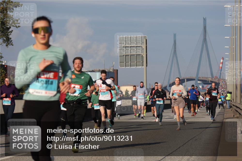 03.10.2025 - Köhlbrandbrückenlauf Luisa Fischer http://msf.ph/oto/9013231 03.10.2025 10:56:42 Position 3 1470 meine-sportfotos.de