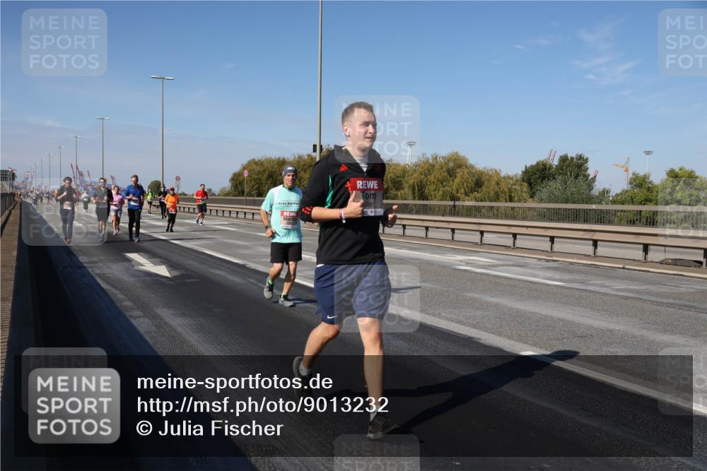 03.10.2025 - Köhlbrandbrückenlauf Julia Fischer http://msf.ph/oto/9013232 03.10.2025 13:05:39 Position 3 4286 meine-sportfotos.de