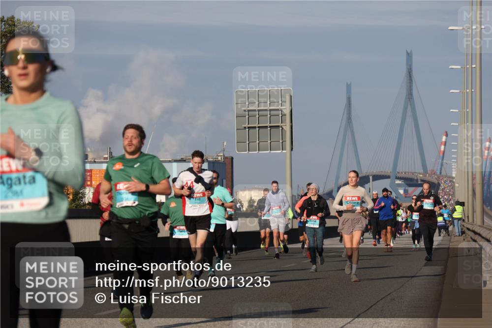 03.10.2025 - Köhlbrandbrückenlauf Luisa Fischer http://msf.ph/oto/9013235 03.10.2025 10:56:43 Position 3  meine-sportfotos.de