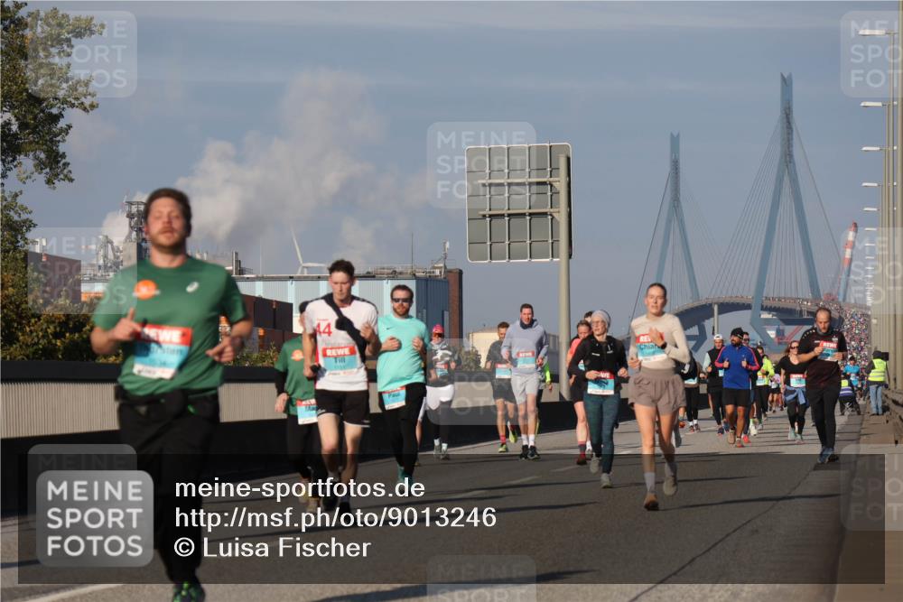 03.10.2025 - Köhlbrandbrückenlauf Luisa Fischer http://msf.ph/oto/9013246 03.10.2025 10:56:44 Position 3  meine-sportfotos.de