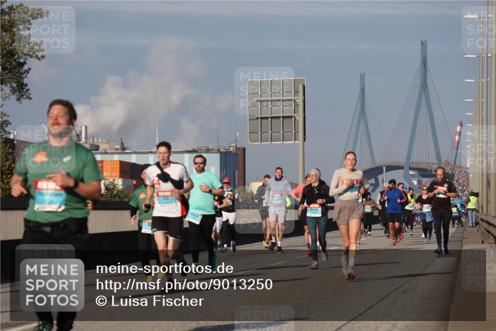 03.10.2025 - Köhlbrandbrückenlauf Luisa Fischer http://msf.ph/oto/9013250 03.10.2025 10:56:44 Position 3  meine-sportfotos.de