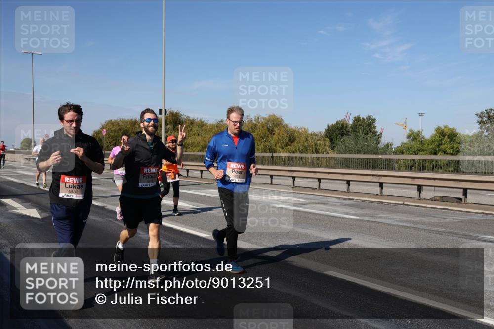 03.10.2025 - Köhlbrandbrückenlauf Julia Fischer http://msf.ph/oto/9013251 03.10.2025 13:05:44 Position 3 5882, 5883 meine-sportfotos.de