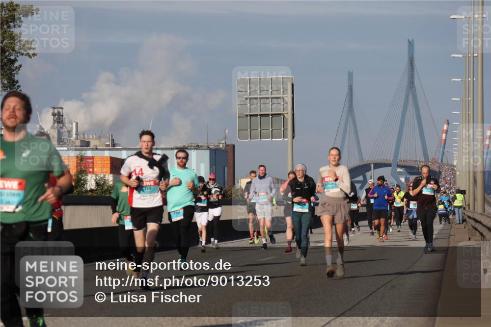 03.10.2025 - Köhlbrandbrückenlauf Luisa Fischer http://msf.ph/oto/9013253 03.10.2025 10:56:44 Position 3 151 meine-sportfotos.de