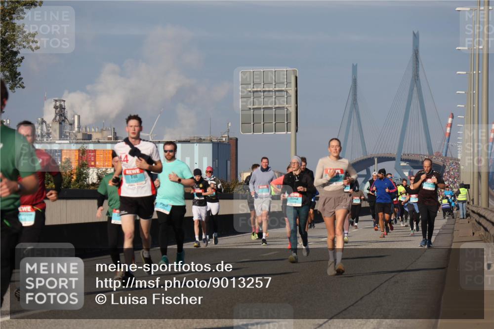 03.10.2025 - Köhlbrandbrückenlauf Luisa Fischer http://msf.ph/oto/9013257 03.10.2025 10:56:45 Position 3  meine-sportfotos.de