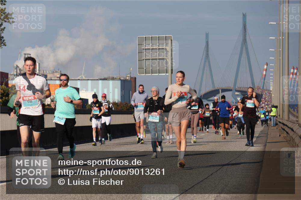 03.10.2025 - Köhlbrandbrückenlauf Luisa Fischer http://msf.ph/oto/9013261 03.10.2025 10:56:46 Position 3 44, 1151, 2077, 1844 meine-sportfotos.de