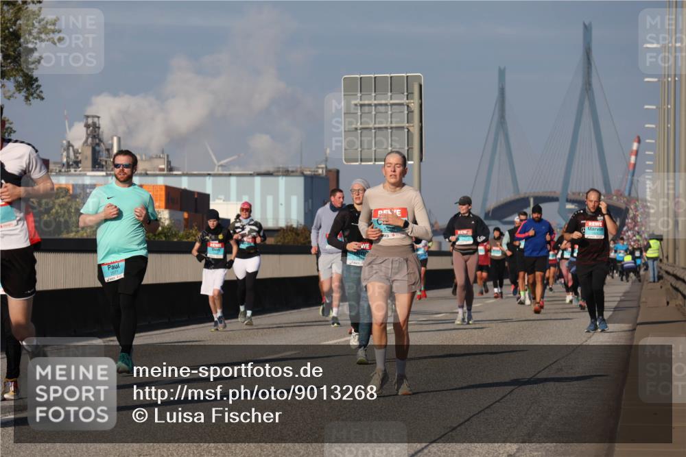 03.10.2025 - Köhlbrandbrückenlauf Luisa Fischer http://msf.ph/oto/9013268 03.10.2025 10:56:47 Position 3 2077 meine-sportfotos.de