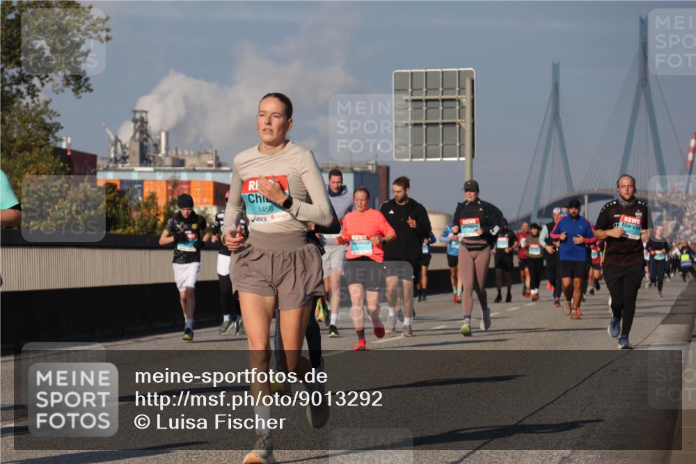 03.10.2025 - Köhlbrandbrückenlauf Luisa Fischer http://msf.ph/oto/9013292 03.10.2025 10:56:50 Position 3 1458 meine-sportfotos.de