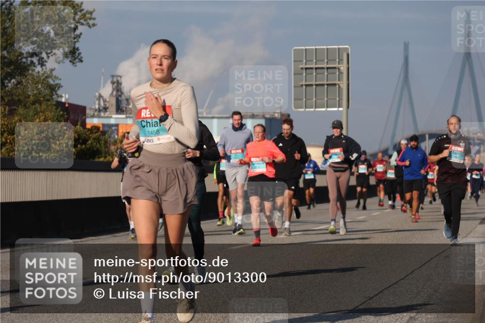 03.10.2025 - Köhlbrandbrückenlauf Luisa Fischer http://msf.ph/oto/9013300 03.10.2025 10:56:50 Position 3 1458 meine-sportfotos.de