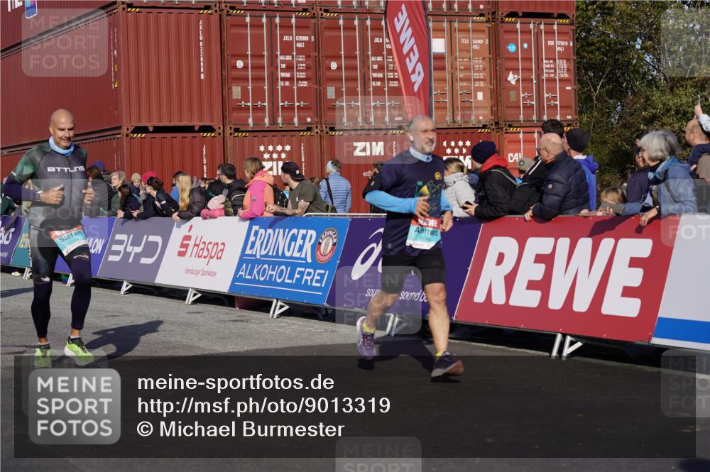 03.10.2025 - Köhlbrandbrückenlauf Michael Burmester http://msf.ph/oto/9013319 03.10.2025 10:13:40 Ziel 1267, 1296, 1455, 1627, 1642, 1770, 1891, 2093, 2126, 2144, 2171, 2246, 3028, 3057, 3134, 3244, 3392 meine-sportfotos.de