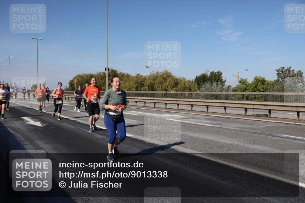 03.10.2025 - Köhlbrandbrückenlauf Julia Fischer http://msf.ph/oto/9013338 03.10.2025 13:06:00 Position 3  meine-sportfotos.de