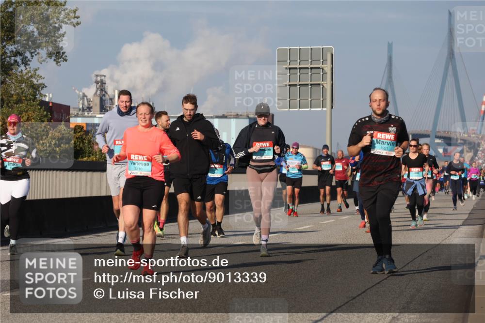 03.10.2025 - Köhlbrandbrückenlauf Luisa Fischer http://msf.ph/oto/9013339 03.10.2025 10:56:54 Position 3 3210, 19, 1921 meine-sportfotos.de