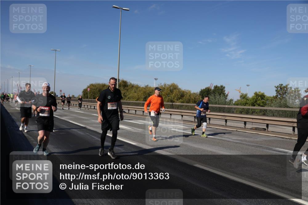 03.10.2025 - Köhlbrandbrückenlauf Julia Fischer http://msf.ph/oto/9013363 03.10.2025 13:06:06 Position 3 96 meine-sportfotos.de