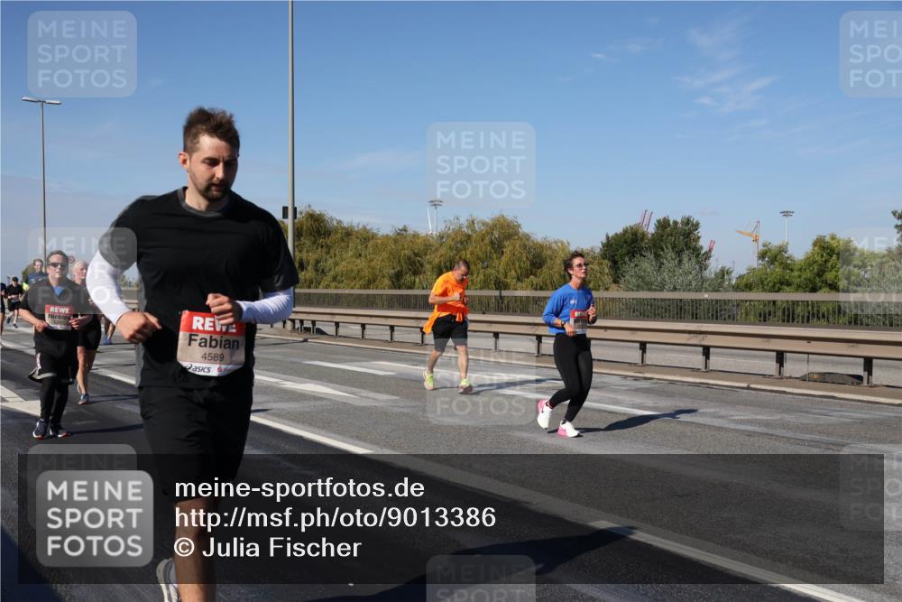 03.10.2025 - Köhlbrandbrückenlauf Julia Fischer http://msf.ph/oto/9013386 03.10.2025 13:06:09 Position 3 4589 meine-sportfotos.de