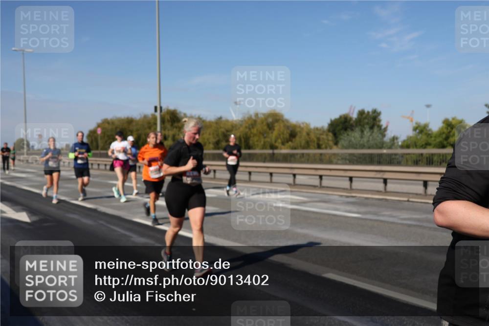 03.10.2025 - Köhlbrandbrückenlauf Julia Fischer http://msf.ph/oto/9013402 03.10.2025 13:06:12 Position 3  meine-sportfotos.de
