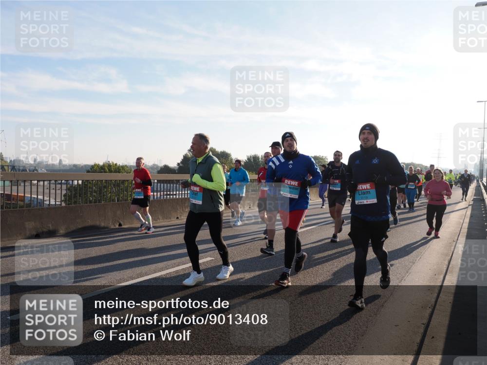 03.10.2025 - Köhlbrandbrückenlauf Fabian Wolf http://msf.ph/oto/9013408 03.10.2025 09:23:57 Position 3 3121, 3119 meine-sportfotos.de
