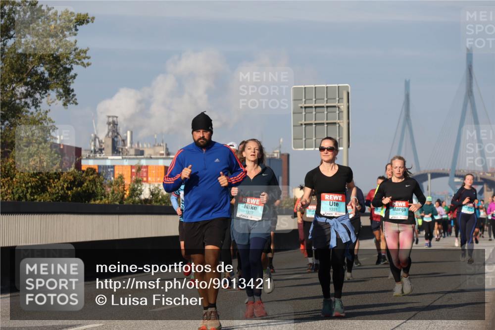03.10.2025 - Köhlbrandbrückenlauf Luisa Fischer http://msf.ph/oto/9013421 03.10.2025 10:57:01 Position 3 1327, 1331 meine-sportfotos.de
