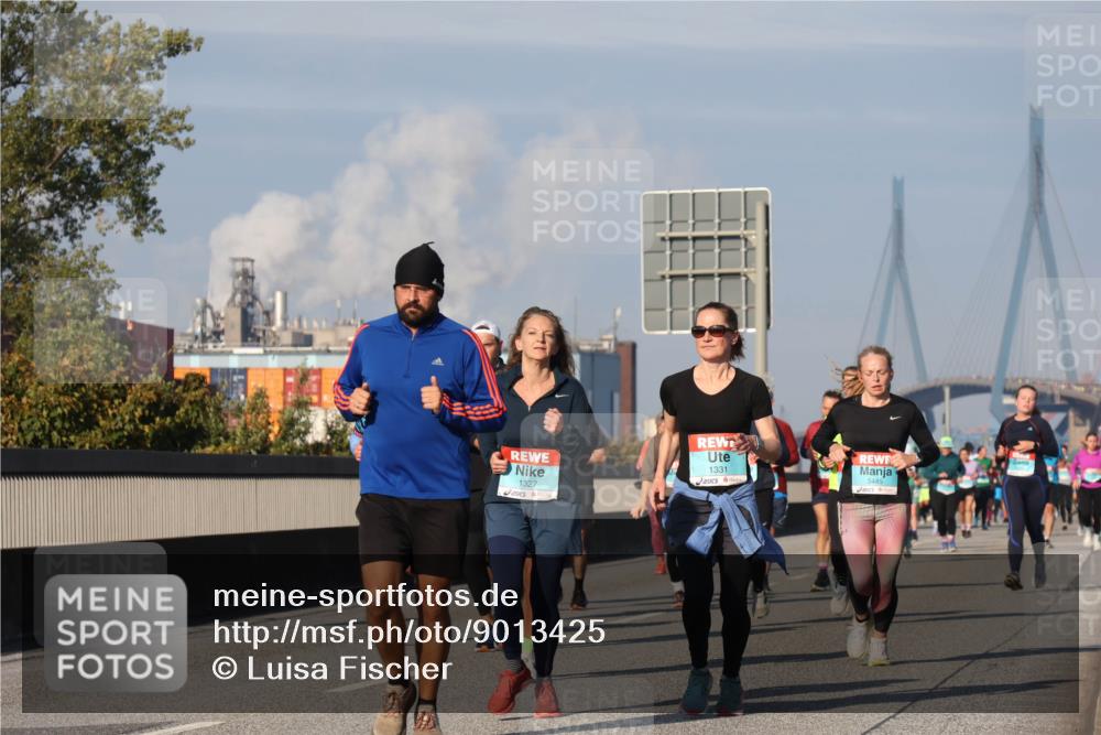 03.10.2025 - Köhlbrandbrückenlauf Luisa Fischer http://msf.ph/oto/9013425 03.10.2025 10:57:01 Position 3 1327, 1331, 3445 meine-sportfotos.de