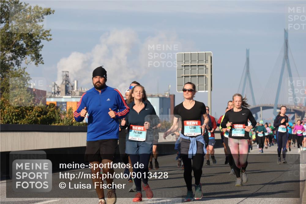 03.10.2025 - Köhlbrandbrückenlauf Luisa Fischer http://msf.ph/oto/9013428 03.10.2025 10:57:02 Position 3 1327, 1331, 3445 meine-sportfotos.de