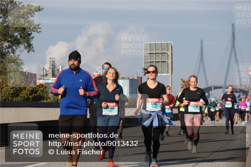 03.10.2025 - Köhlbrandbrückenlauf Luisa Fischer http://msf.ph/oto/9013432 03.10.2025 10:57:02 Position 3 1331, 3445, 1327 meine-sportfotos.de